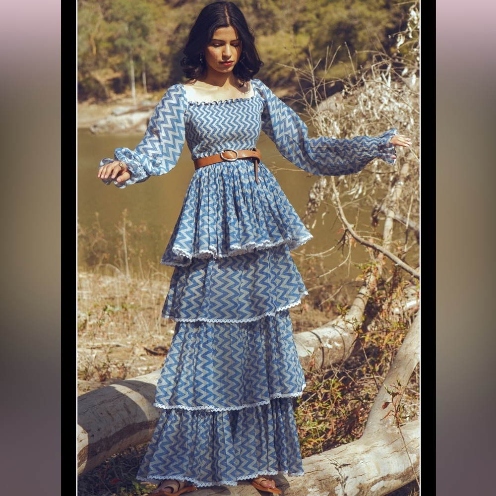 Paulmi & Harsh
Indigo Blue Printed Skirt Set